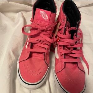 NWT Woman’s Pink(SALMON) Vans
